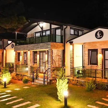 Elasu Hotel *